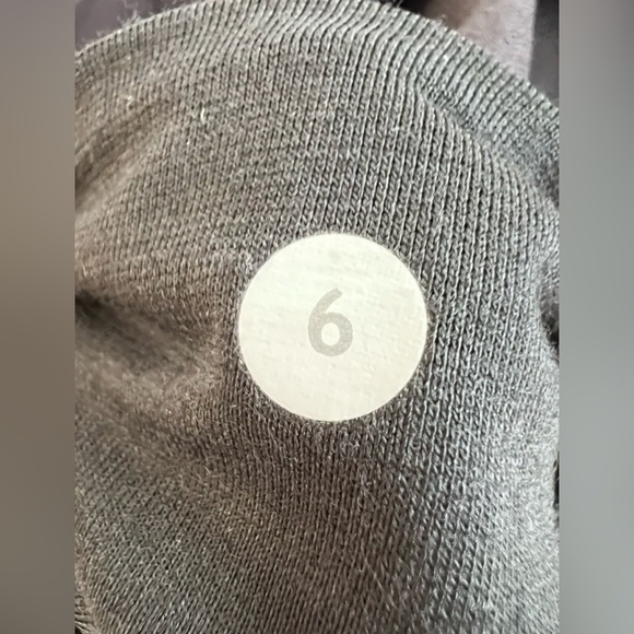 Womens Lululemon Crop Leggings Sz 6 Black High Rise Logo 22" Inseam‎ Yoga Pants - Picture 4 of 8